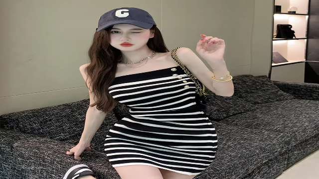 Gaun Mini Bodycon: Pesona Busana Modern yang Elegan dan Memikat